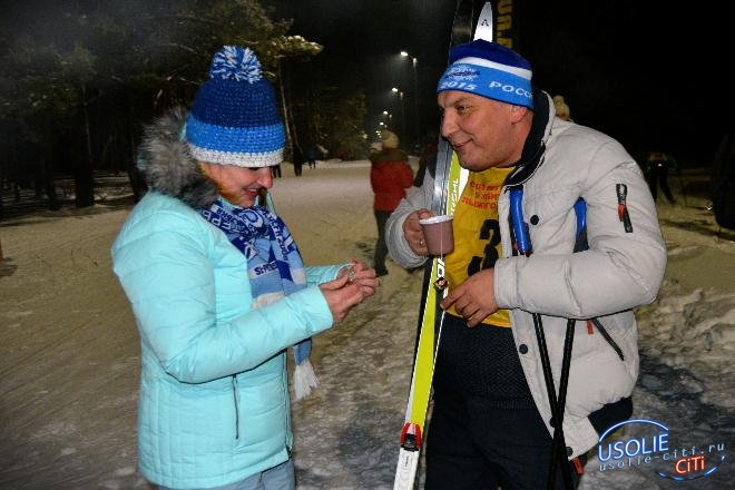 Спустя 20 лет Максим Торопкин, мэр Усолья, встал на лыжи. Новое освещение появилось на лыжной базе.