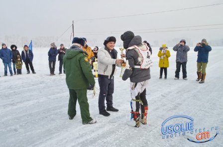 Мотогонки на льду состоялись в Усолье. Победил известный чемпион
