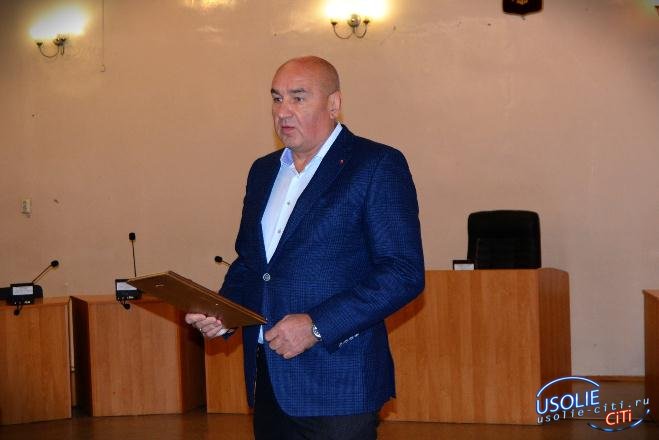 Заслуженный тренер России благодарит Максима Торопкина за большой вклад в развитие спорта в городе
