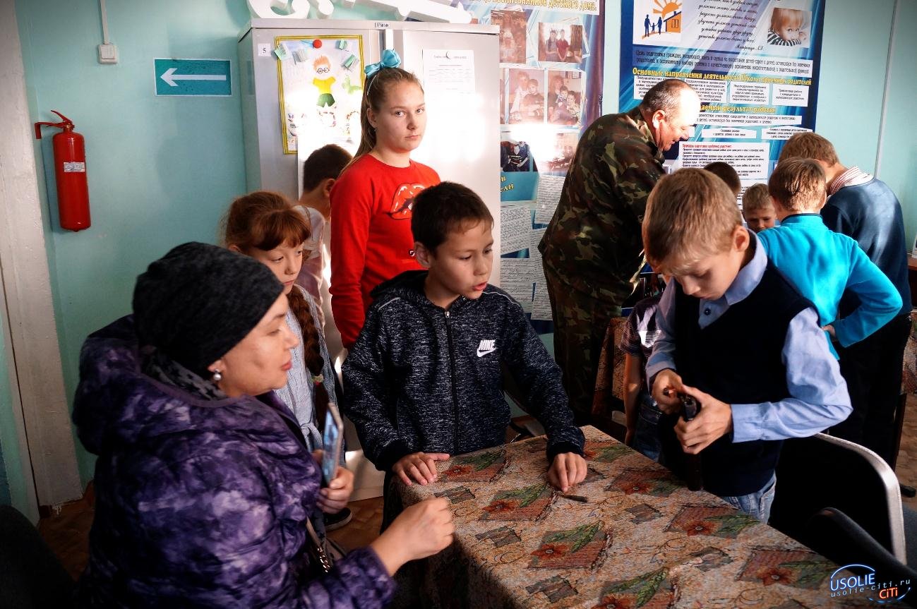 Усольские ветераны посетили Центр помощи детям, оставшимся без попечения родителей