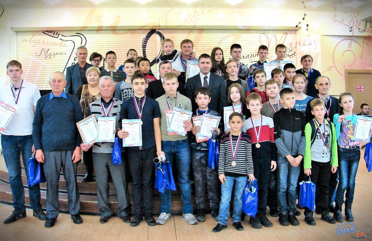 В Усолье встретились лучшие школьные шахматные команды из соседних муниципалитетов