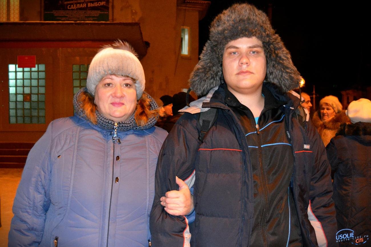 Дима, помаши рукой маме: 37 усольских призывников ушли служить в армию
