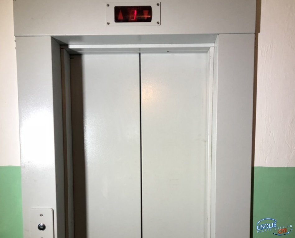 Лифты не приняли: Усольчане на девятые этажи поднимаются пешком