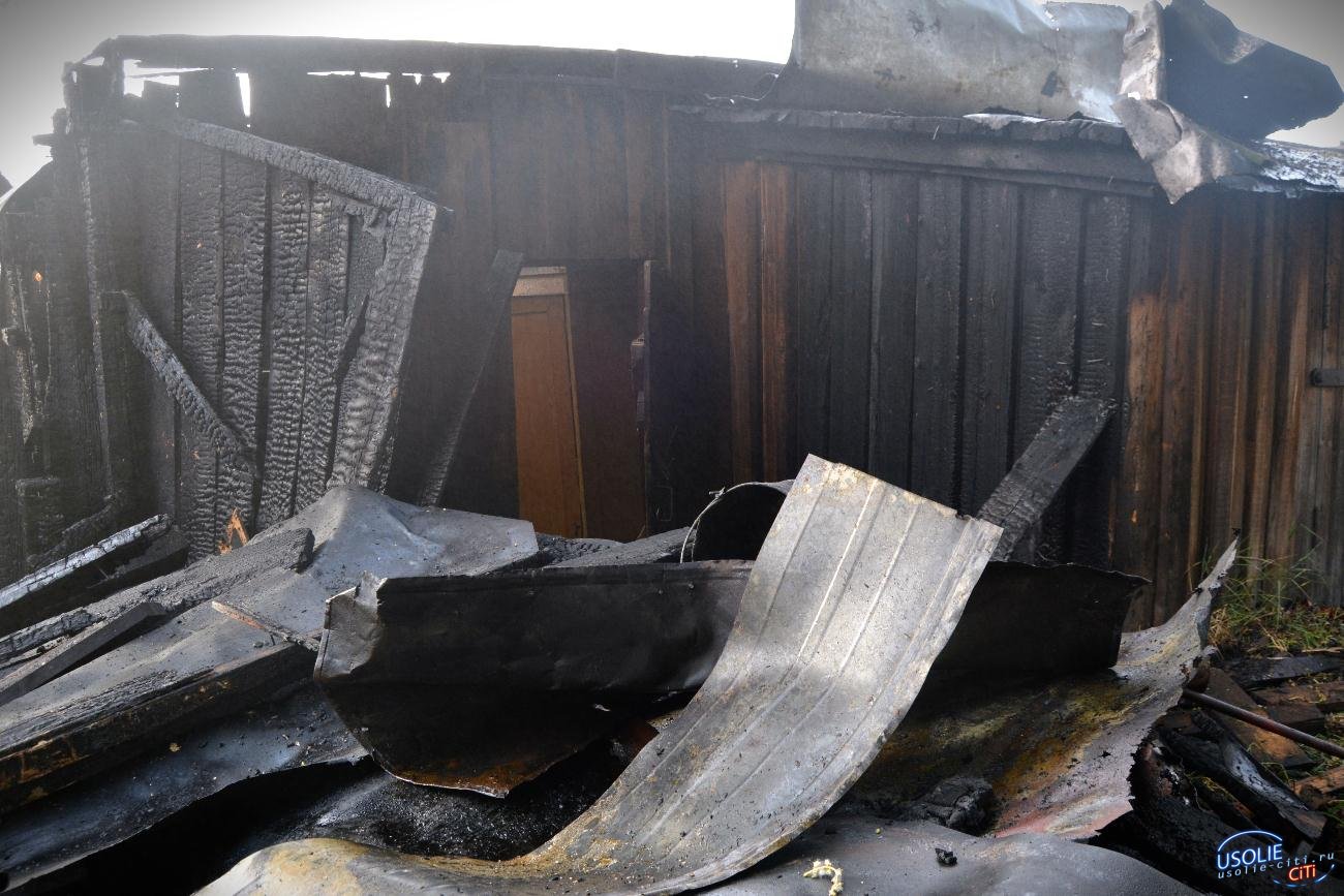 В Усолье сгорели два строительных вагончика