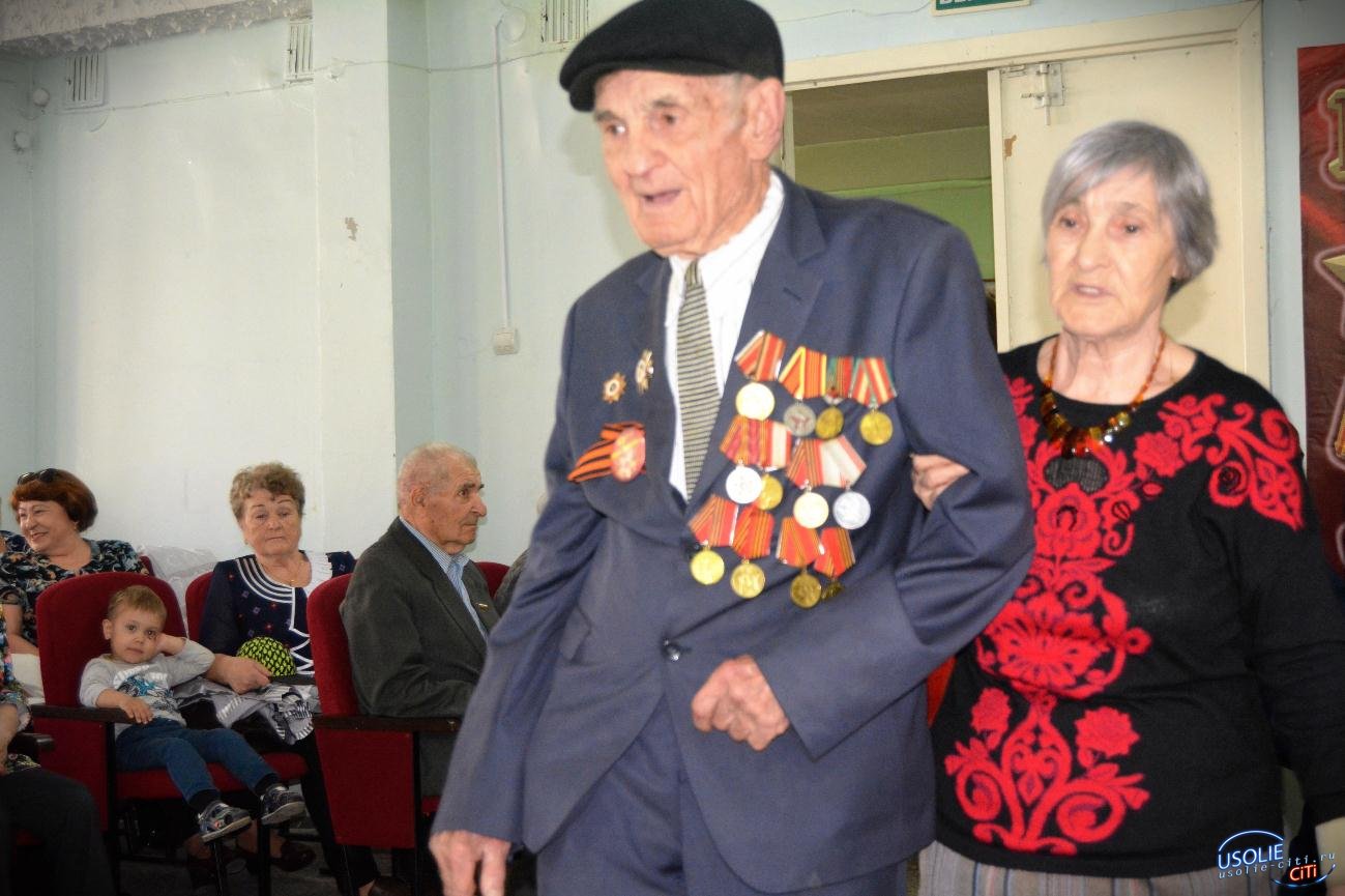Максим Торопкин поклонился усольским ветеранам Великой Отечественной войны