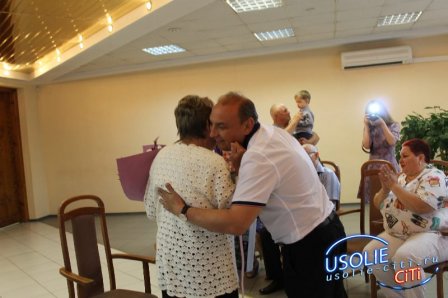 Усольская чета Кузнецовых отметила золотую свадьбу.  Звучали поздравления и от мэра Усолья