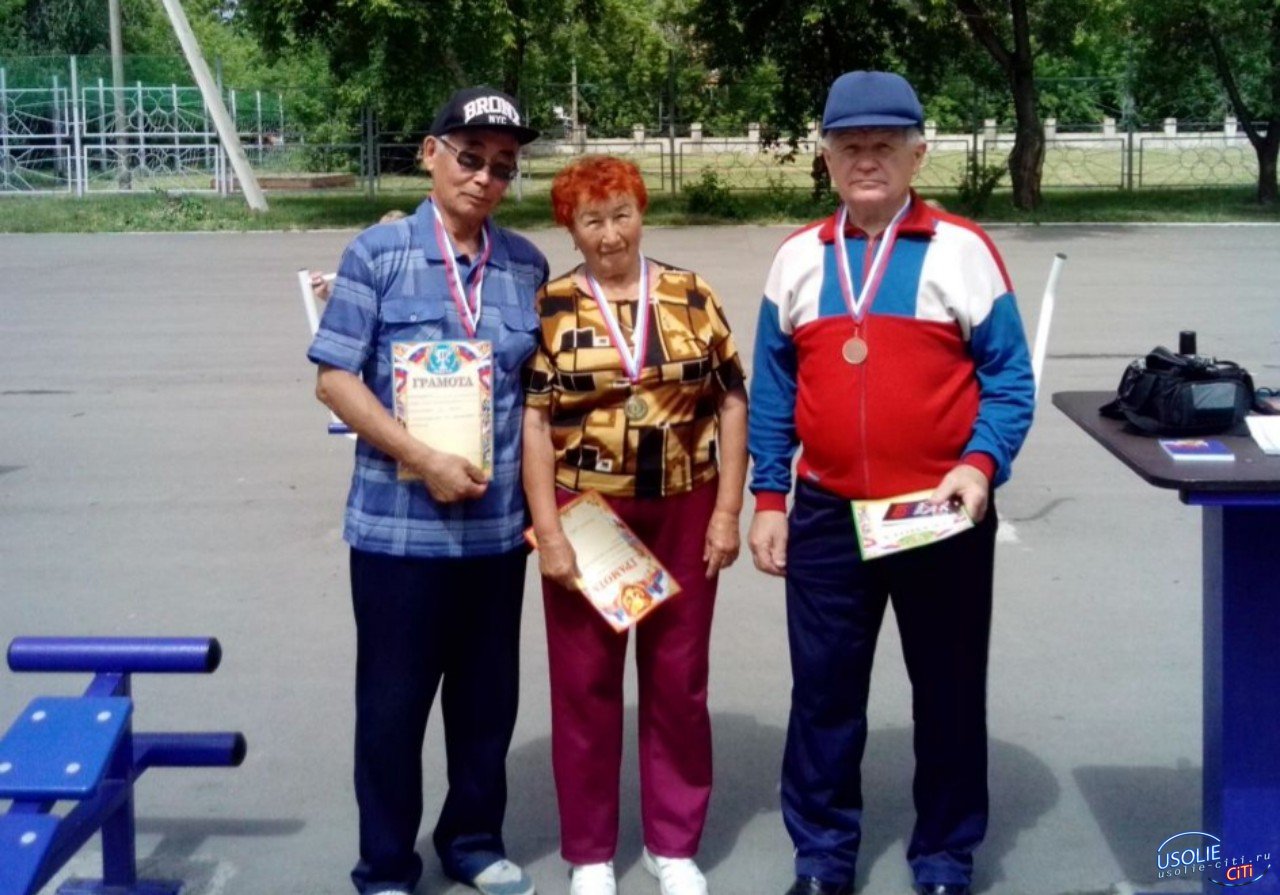 Победила 82-летняя пенсионерка: Пожилые усольчане соревновались на тренажерах