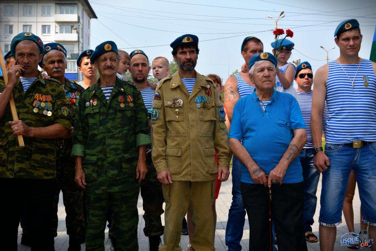 За ВДВ: Десантники из Усолья взяли штурмом турбазу на Байкале