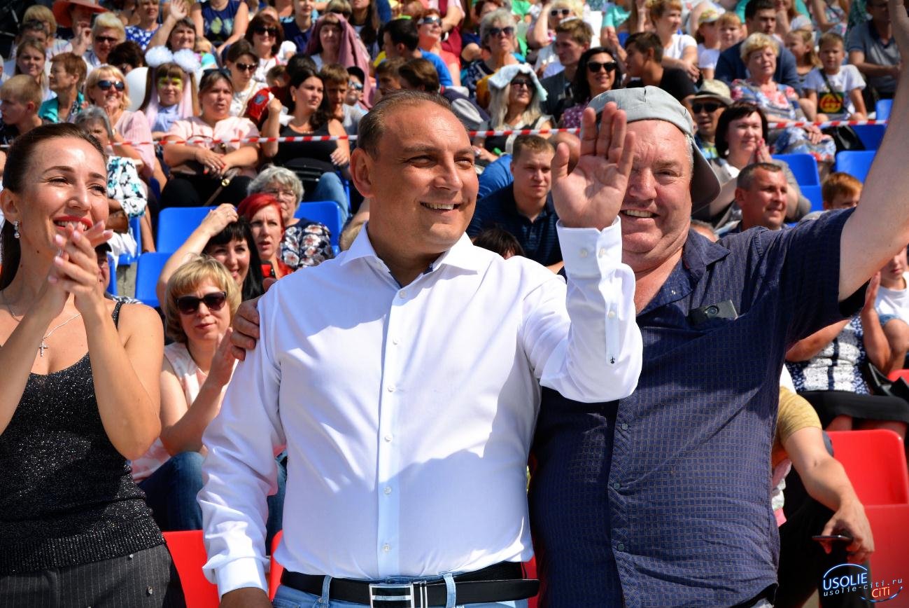 Народный мэр Усолья вывел на шествие пять тысяч жителей города