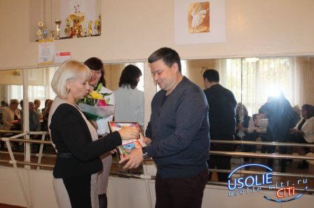 Вадим Кучаров поздравил усольских учителей