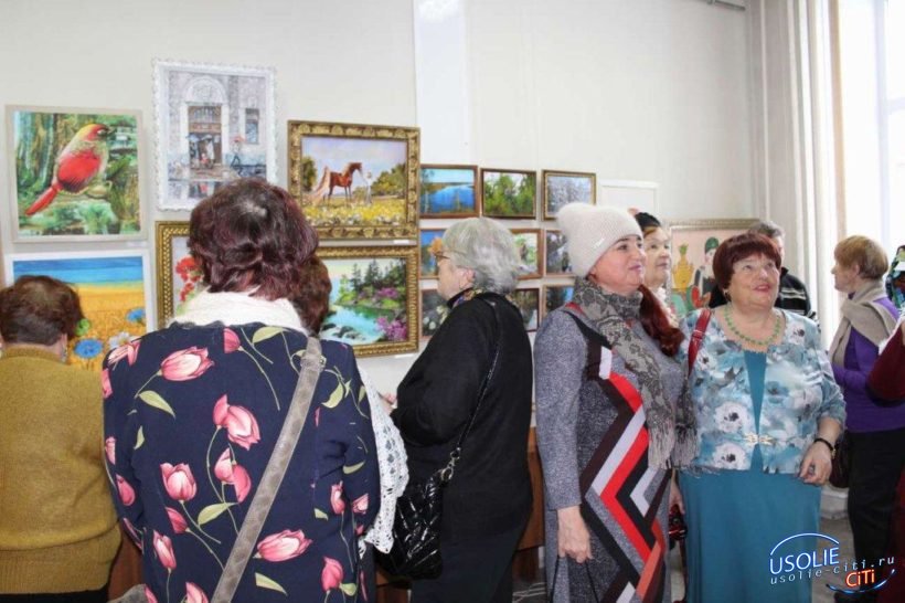 Выставка в Усолье в честь юбилей Высшей народной школы