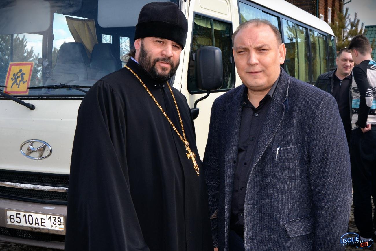Отец Николай и Максим Торопкин просят усольчан не посещать кладбище в Радоницу