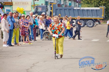 В День города в Усолье - праздничный заезд на самокатах.