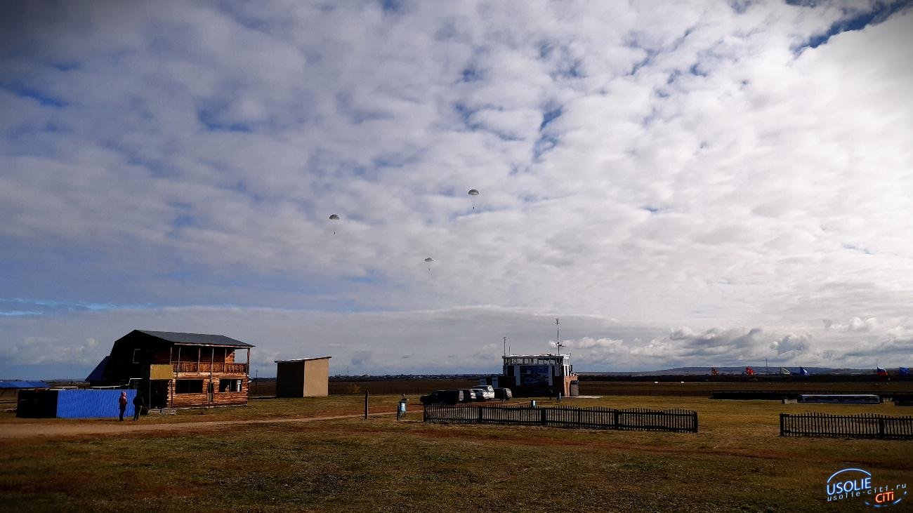 В Усольском гвардейском кадетском корпусе продолжается подготовка парашютистов