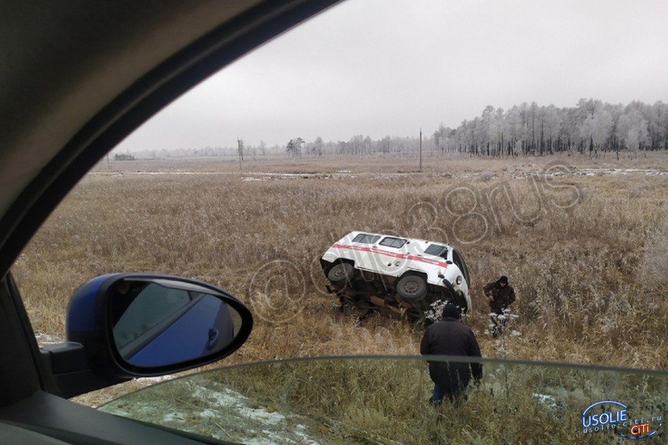 Машина скорой помощи с беременной опрокинулась на трассе в Усольском районе