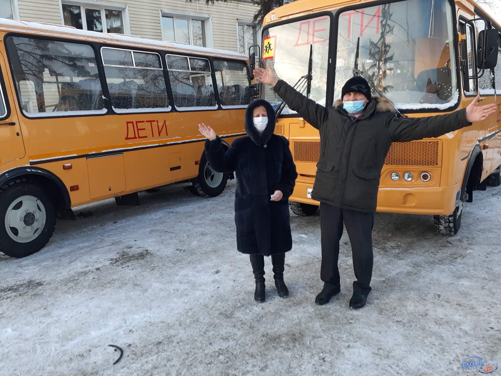 Школы Усольского района получили новые автобусы