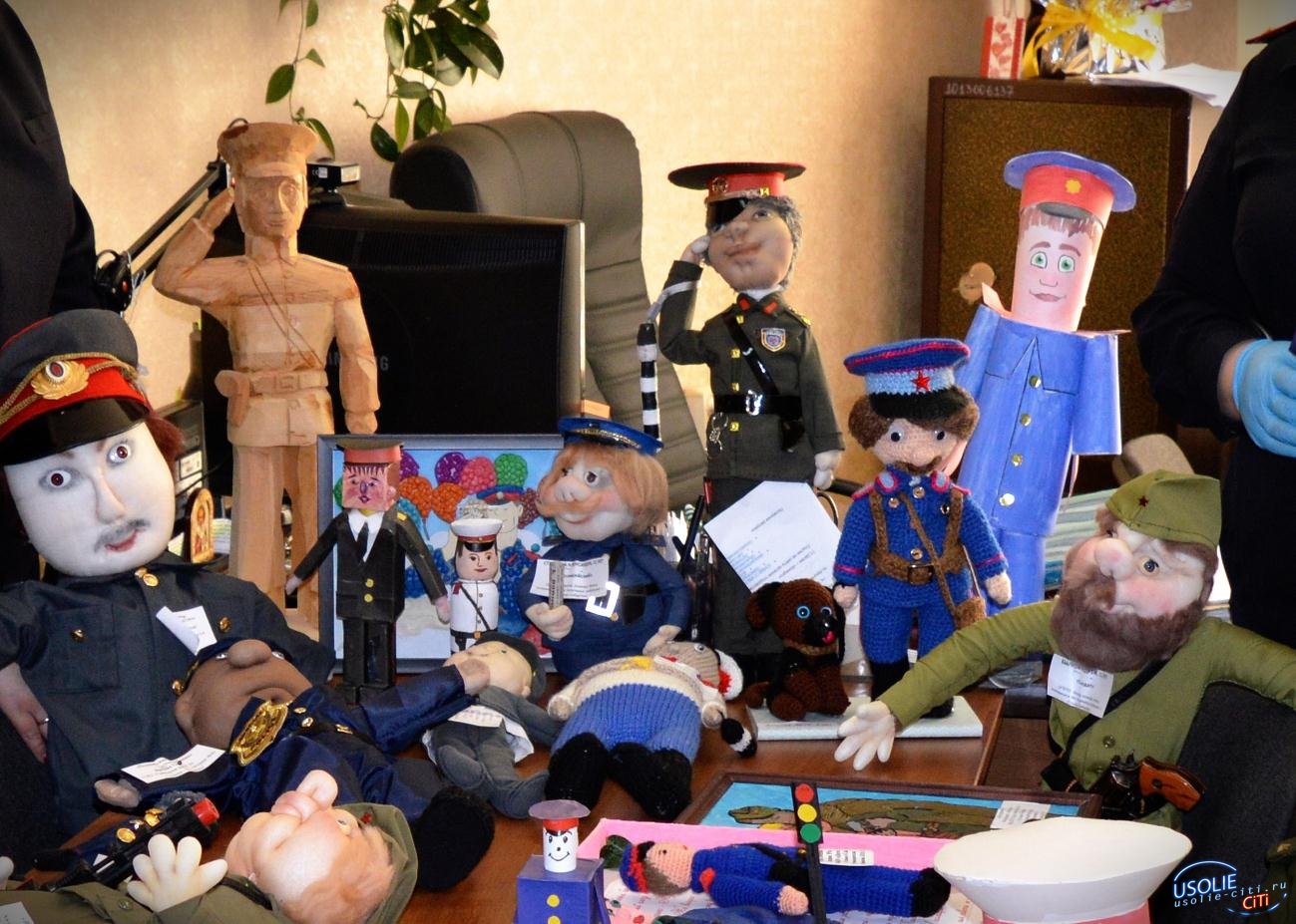 В Усолье и Усольском районе начался первый этап благотворительного конкурса игрушек «Полицейский дядя Степа»