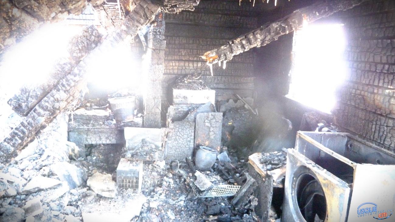 Дачный дом сгорел в Усольском районе