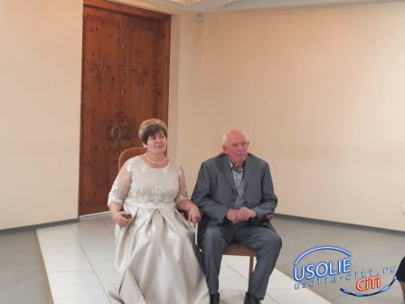 Золотая свадьба в Усолье: Супруги Коркины - 50 лет в любви и верности