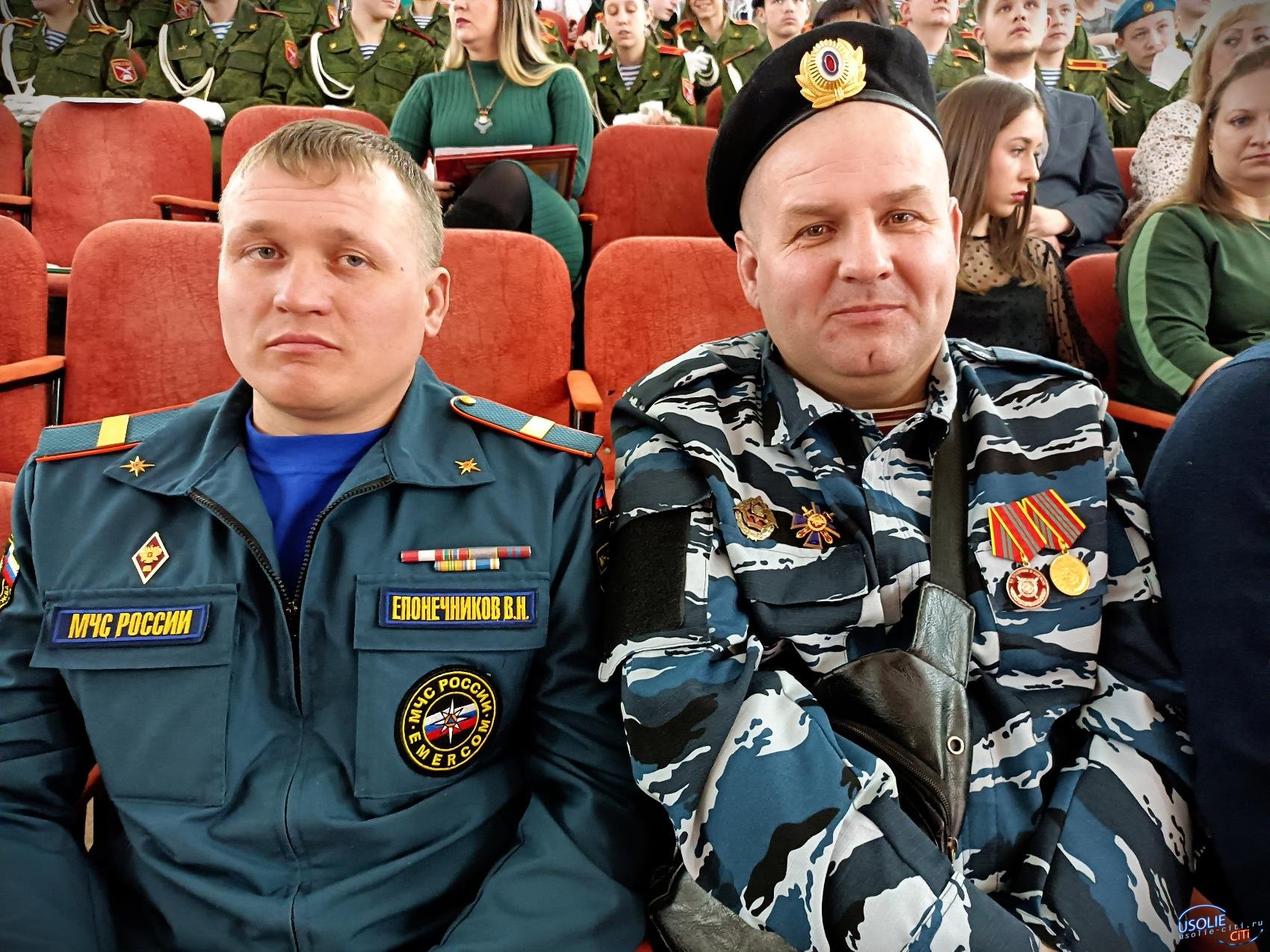 Российские военнослужащие на Украине читают новости Усольесити. И вновь подул 