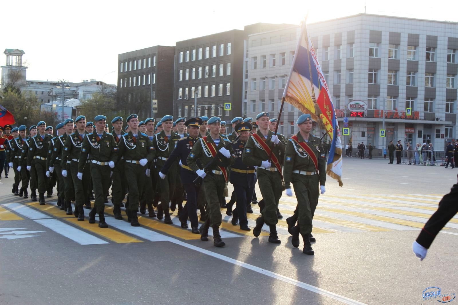 Усольские кадеты прошли торжественным маршем в строю войск Иркутского территориального гарнизона