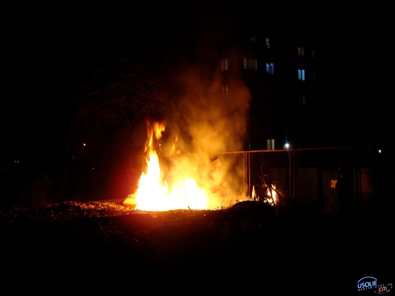 В Усольском районе тушили пожар