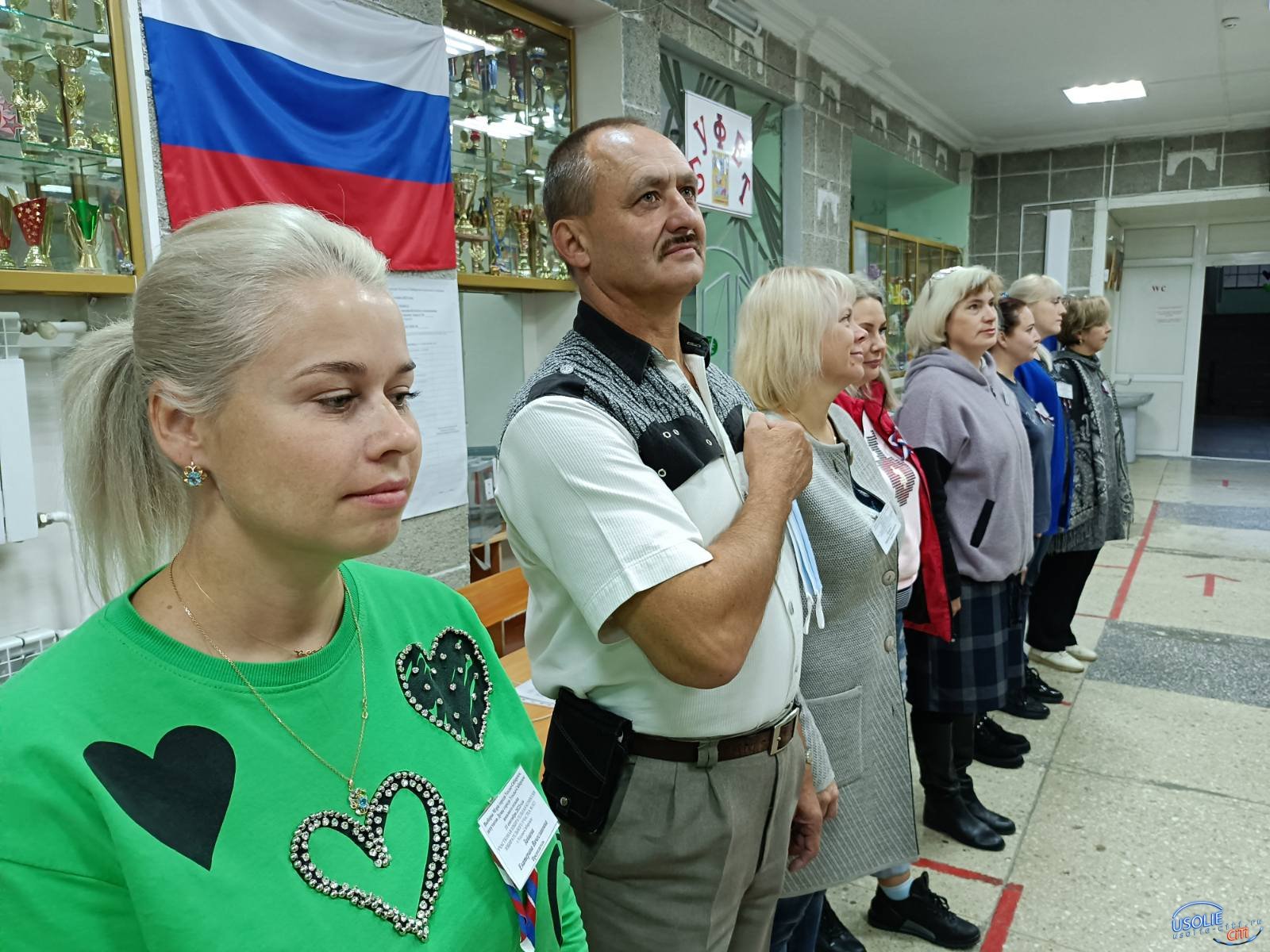 Избирательные участки в Усолье открылись под гимн России
