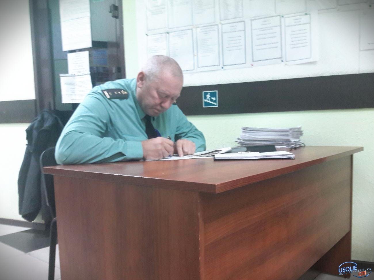 Житель Усолья-Сибирского вернул долг знакомому ради выезда за границу