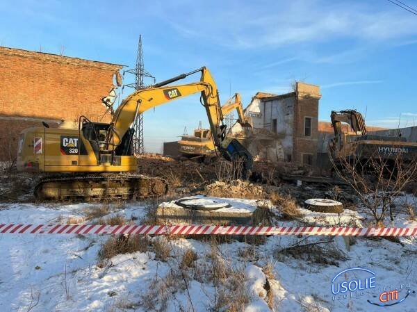 На «Усольехимпроме» досрочно демонтировали большую часть зданий