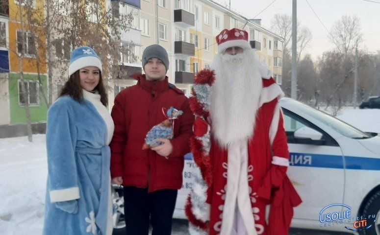 Полицейский Дед Мороз из МВД 
