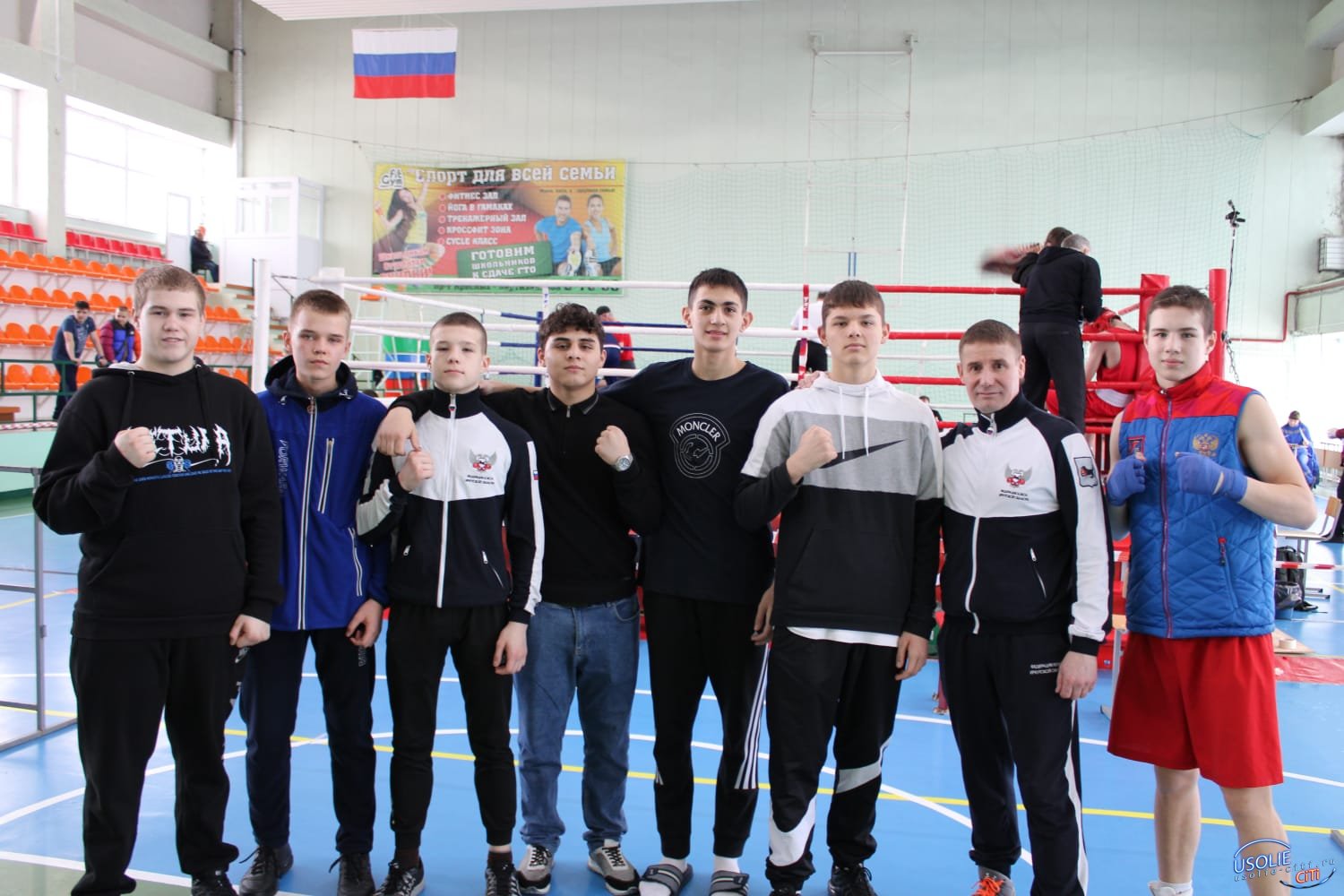 В Усолье прошло первенство Иркутской области по боксу: один был отправлен в нокаут