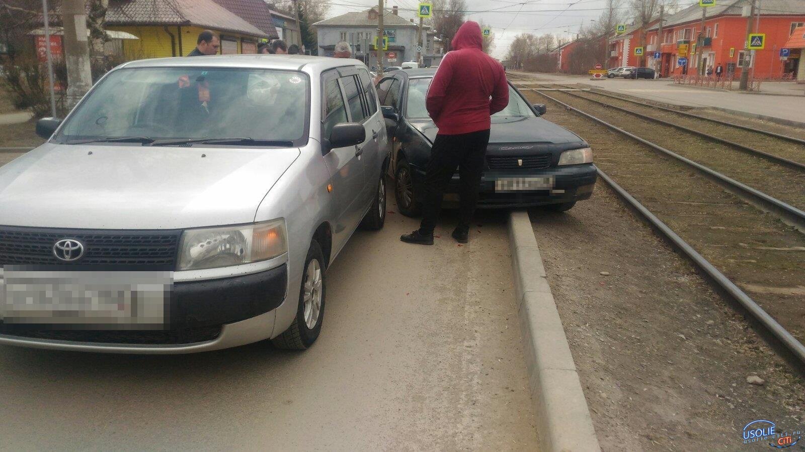 Соблюдай дистанцию: в Усолье в ДТП попало такси » Городской портал Усолье -Сибирское