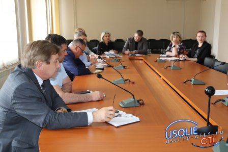 Виталий Матюха провел совещание с главами в Усольском районе