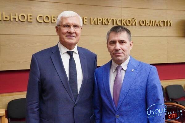 Мандат депутата ЗС Иркутской области Брилки передали усольчанину Максиму Петрову