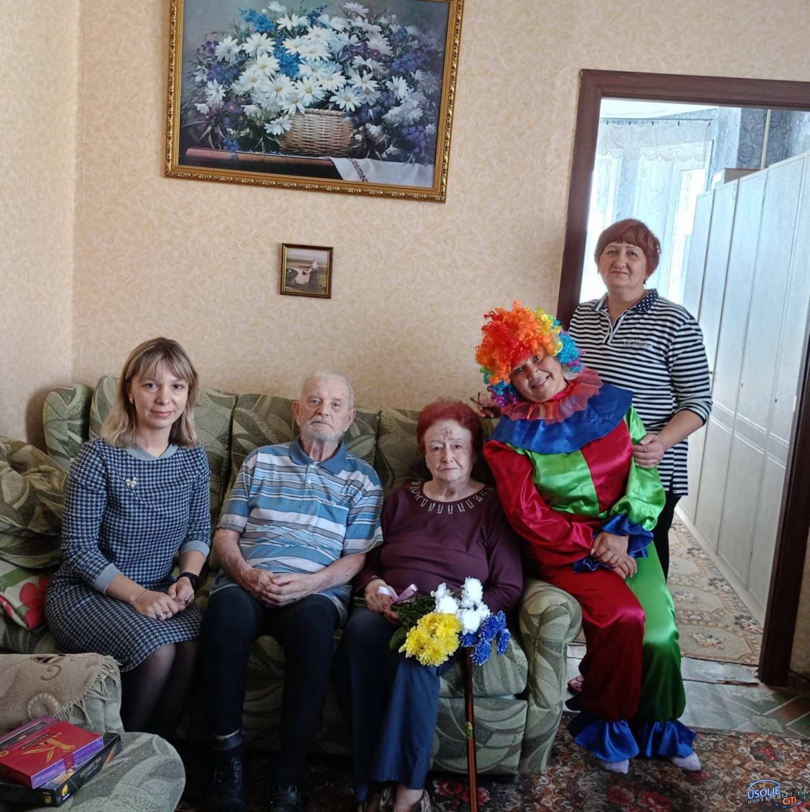 Усольчанку Ирину Сергееву поздравили с 90-летием
