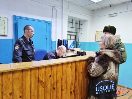 В Усолье-Сибирском общественники МВД посетили спецприемник и изолятор временного содержания