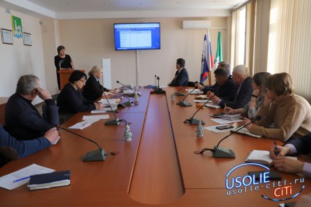 Мэр Усольского района  с главами муниципальных образований обсудил планы развития