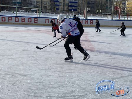 Мастер-класс по хоккею для юных усольчан