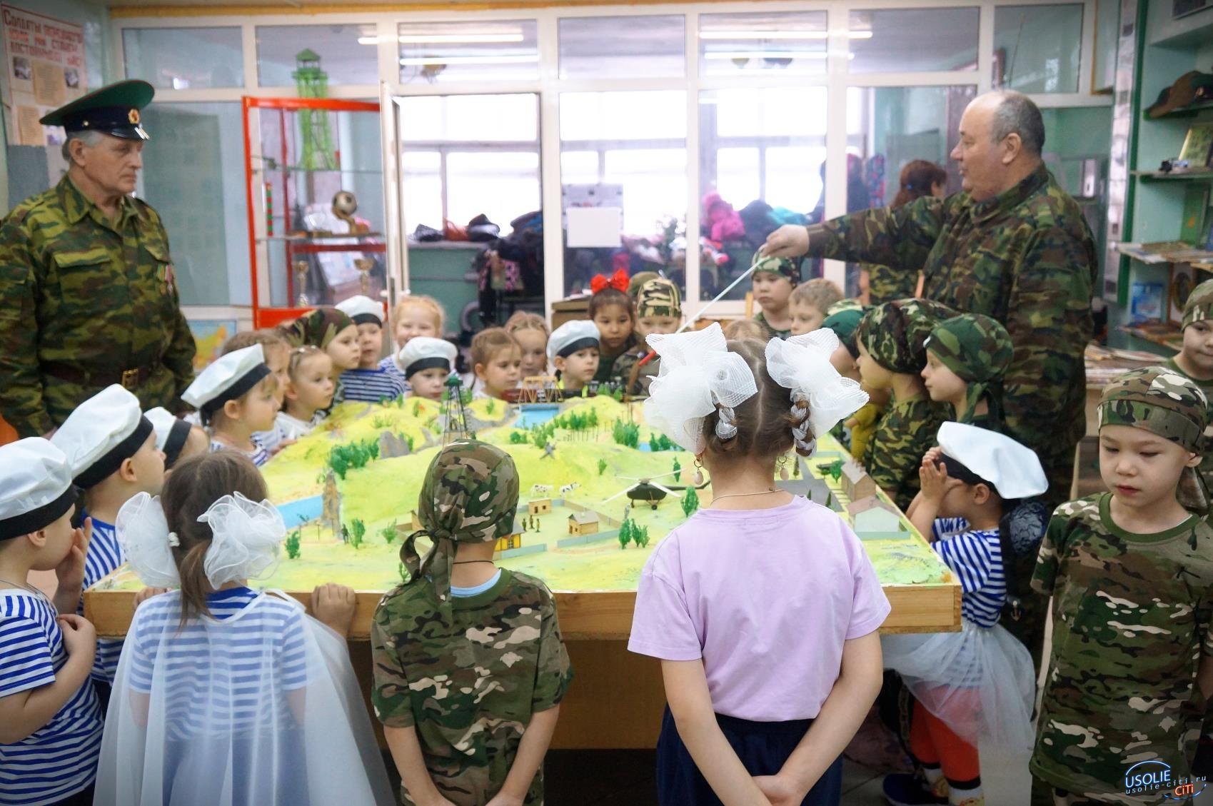 Усольские ветераны погранслужбы рассказали детям о службе на границе