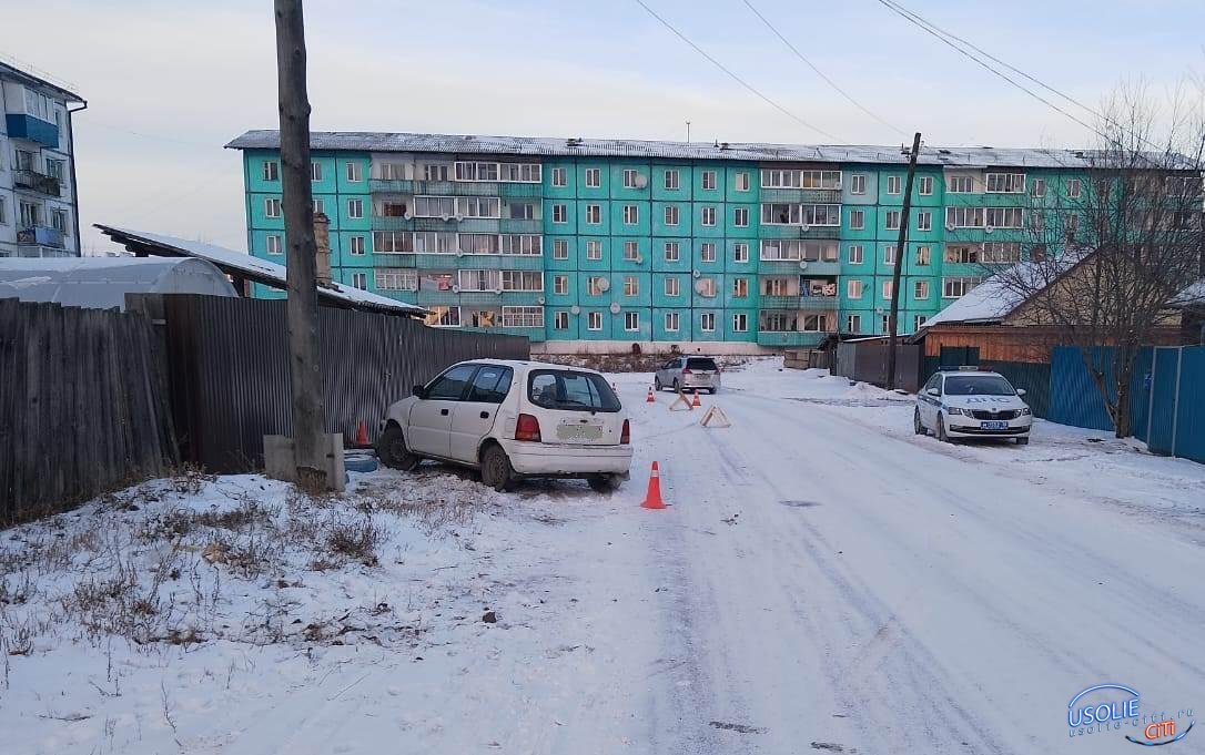 Автоледи в Усольском районе совершила наезд на двух школьниц