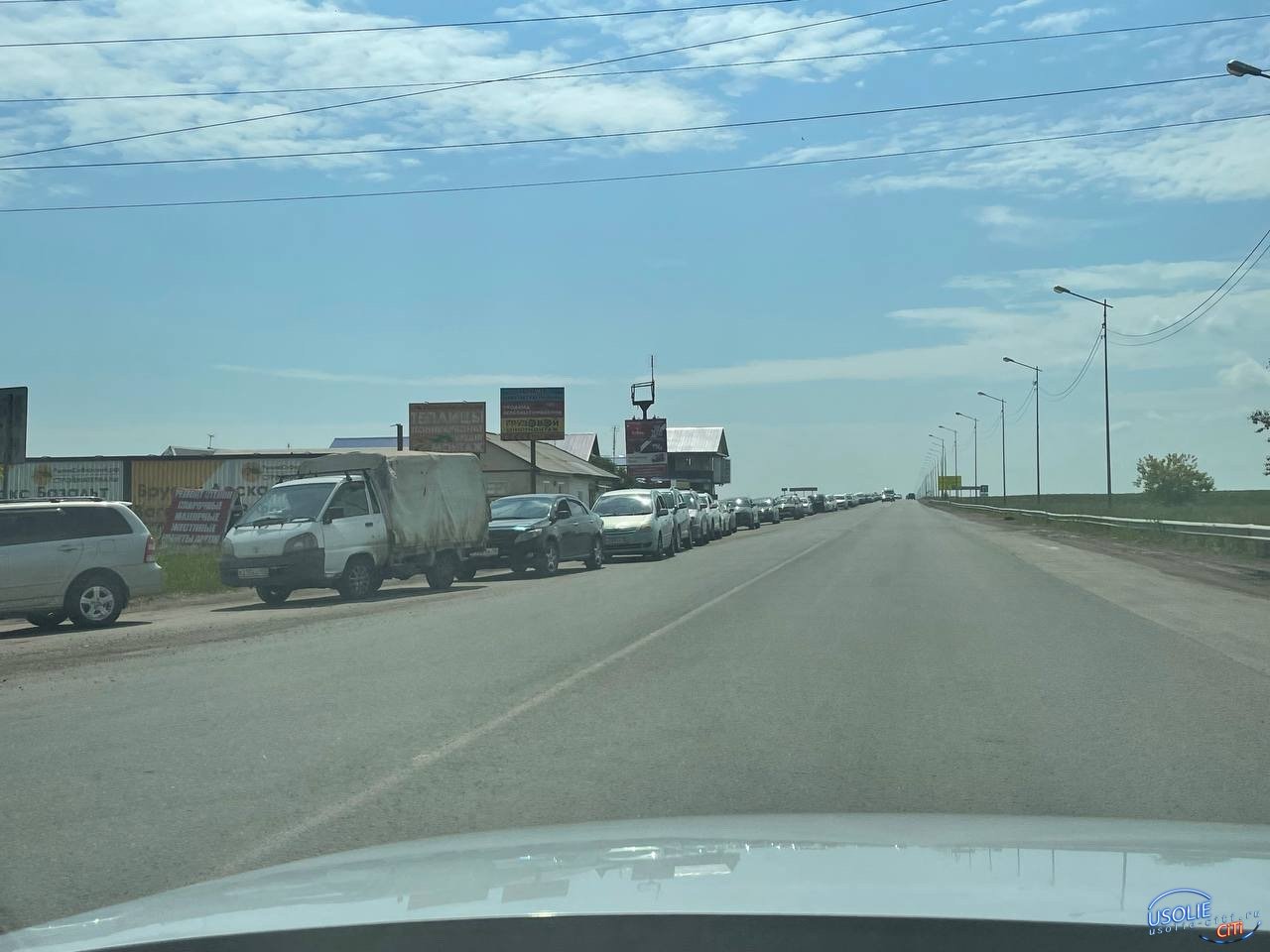 В Усолье очереди на заправках, люди стоят даже ночью. Что ожидать дальше
