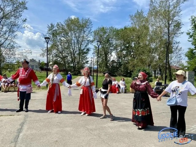 В Усолье - Сибирском в День фольклора стартовал фестиваль «Русский кот. Код единства»