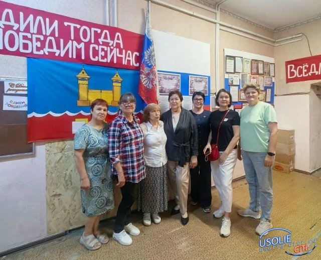 От этих усольских женщин — директоров, учителей, судей, швей, матерей — веет силой