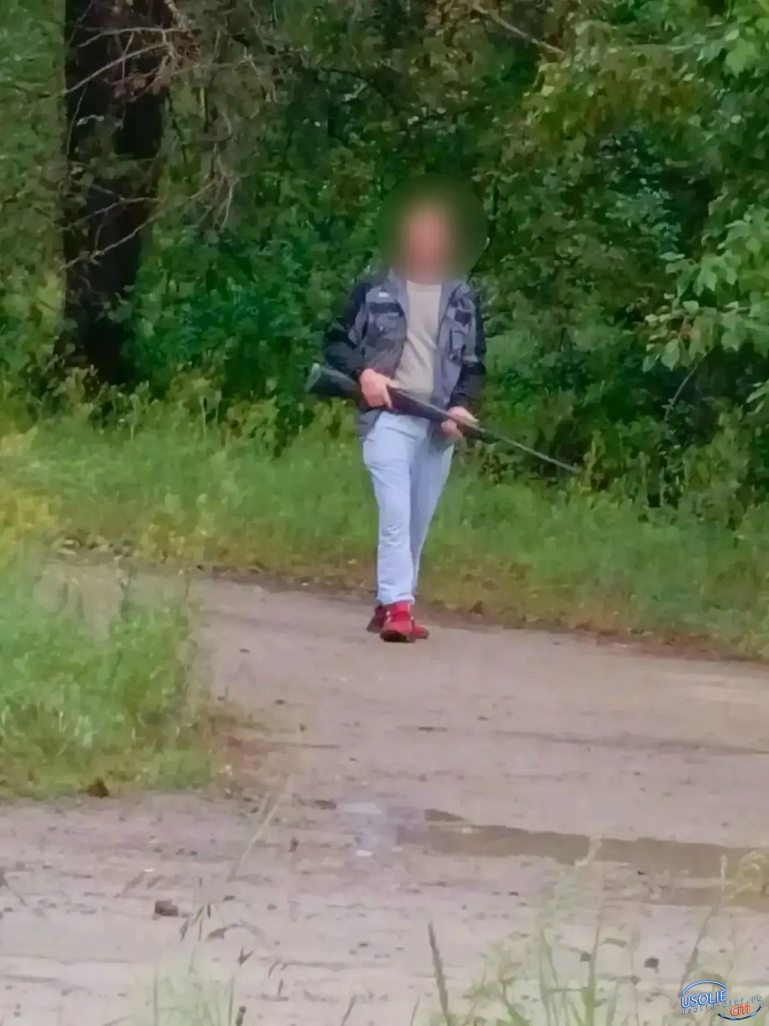 ️В Усолье-Сибирском мужчина устроил стрельбу в людном месте